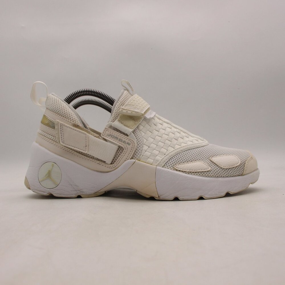 Nike Air Jordan Trunner LX Men's Size 8.5 Triple White Athletic Sneakers